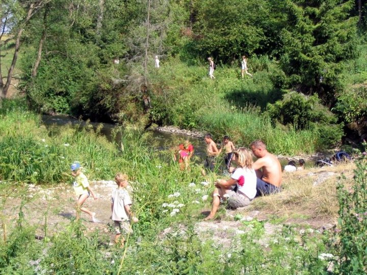 Slovensk� r�j - ...koupaj� se ve zdroji pitn� vody
