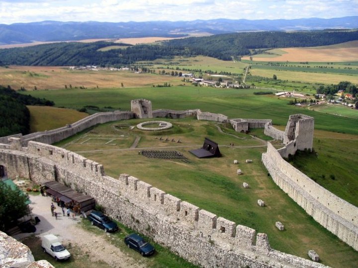Slovensk� r�j - Spi�sk� hrad
